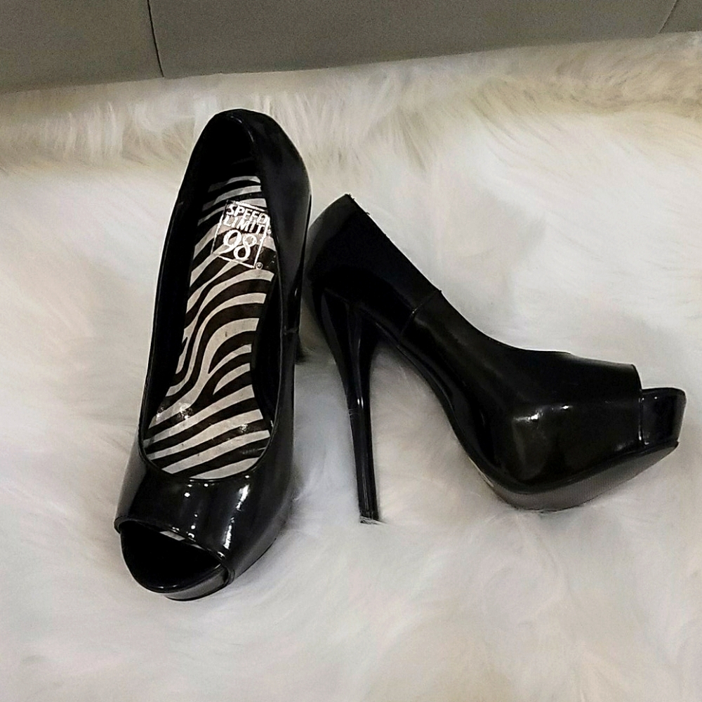 Black heels, Make an offer.